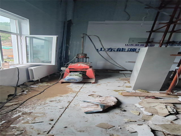 汤旺河地基基础下沉墙体裂缝加固注浆顶升施工